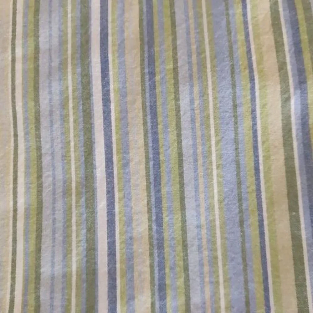 EUC Curtain and pillow set